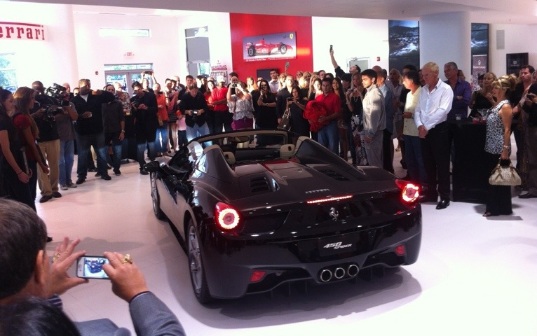 This past Wednesday Ferrari unveiled the new 458 Italia Spider